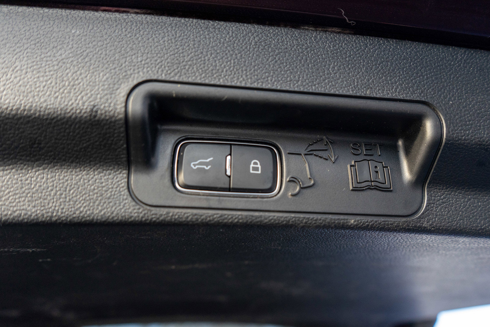 Used 2023 Ford Explorer Limited w/ Hybrid Equipment Group 310A image 10