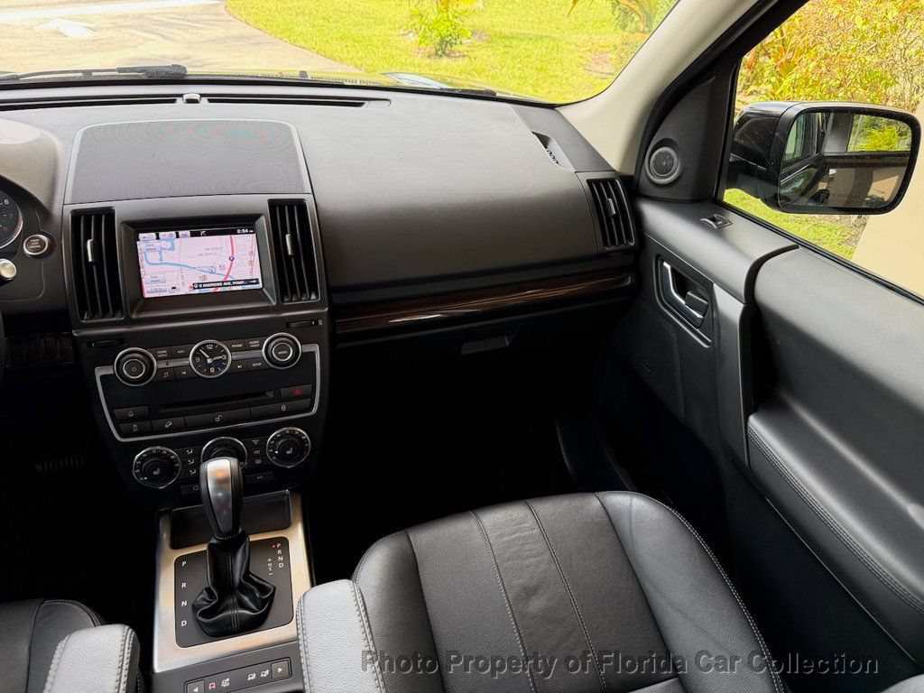 Used 2014 Land Rover LR2 AWD/4WD image 12