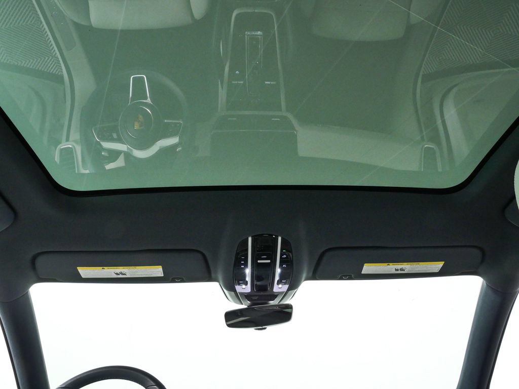 Certified 2021 Porsche Cayenne Coupe AWD/4WD image 21
