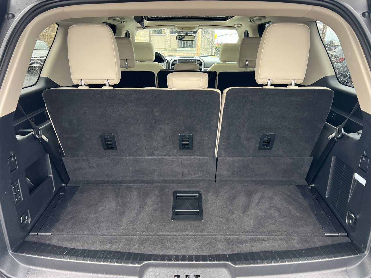 Used 2020 Ford Expedition Platinum image 16