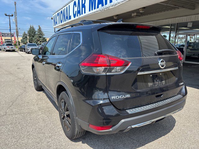Used 2017 Nissan Rogue SV w/ Midnight Edition image 7