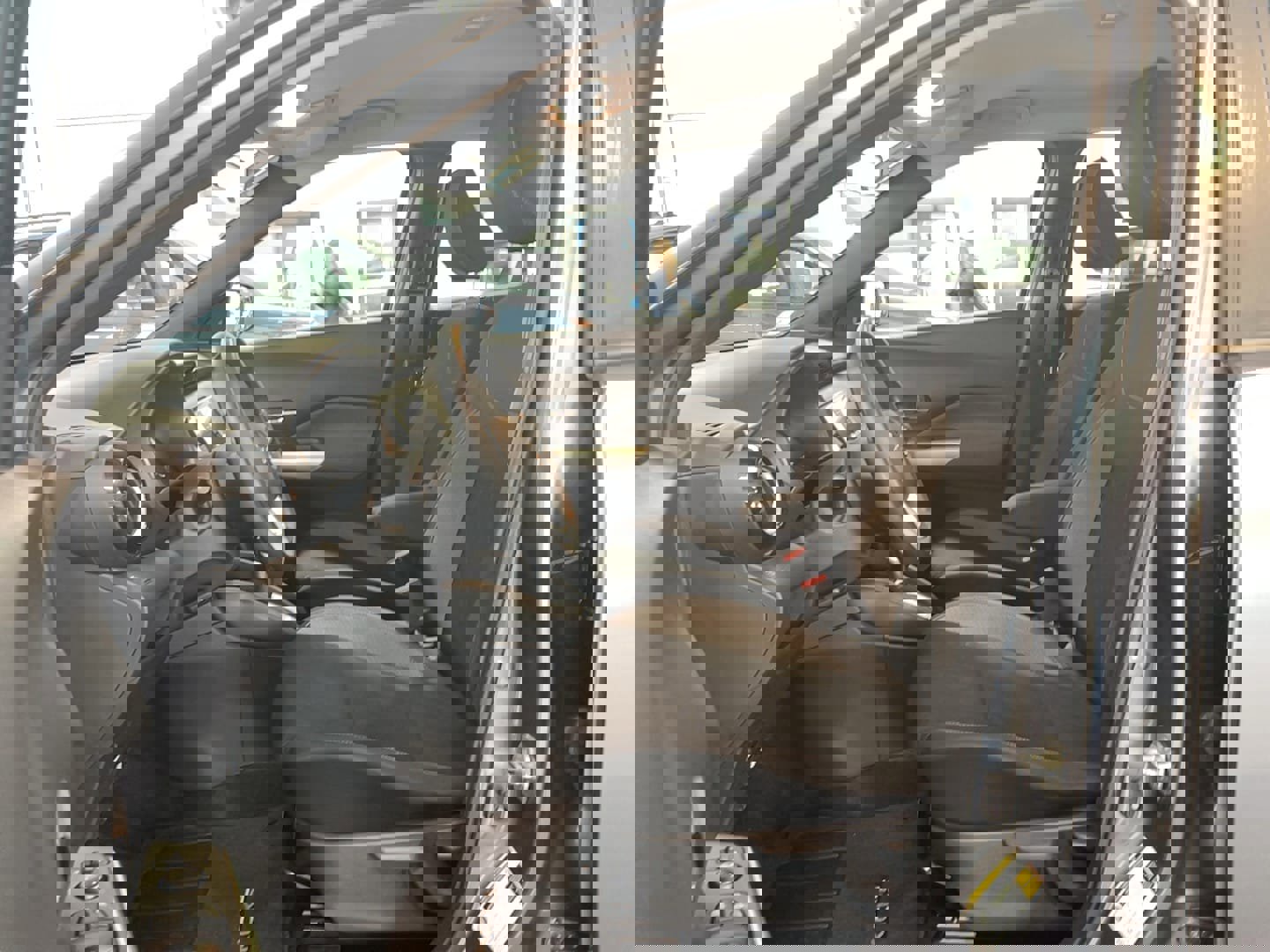 Used 2019 Nissan Kicks SV image 14