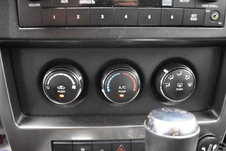Used 2011 Jeep Liberty Sport w/ Popular Equipment Group AWD/4WD image 28