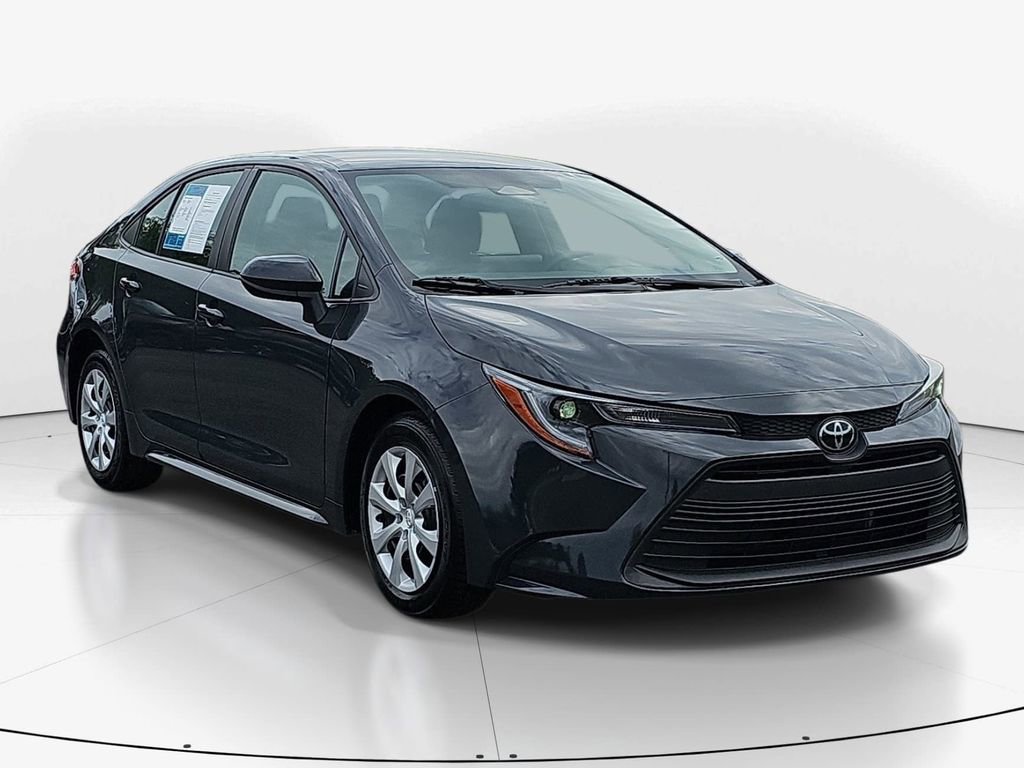 Used 2024 Toyota Corolla LE FWD video 3