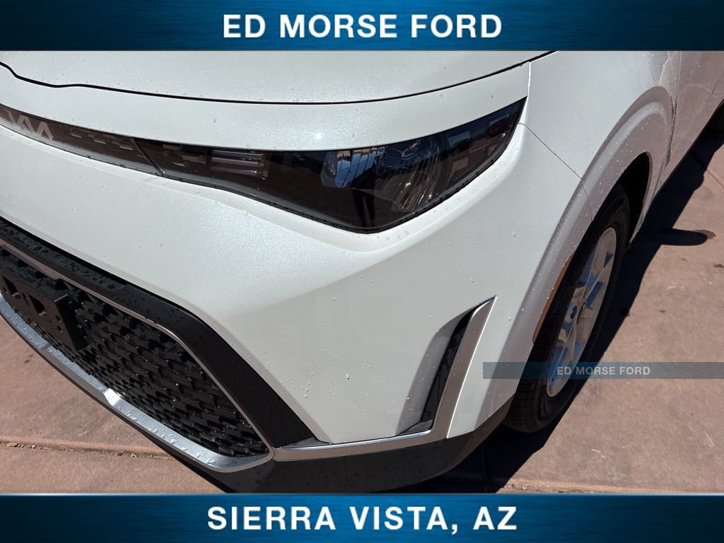 Certified 2025 Kia Soul LX FWD image 3