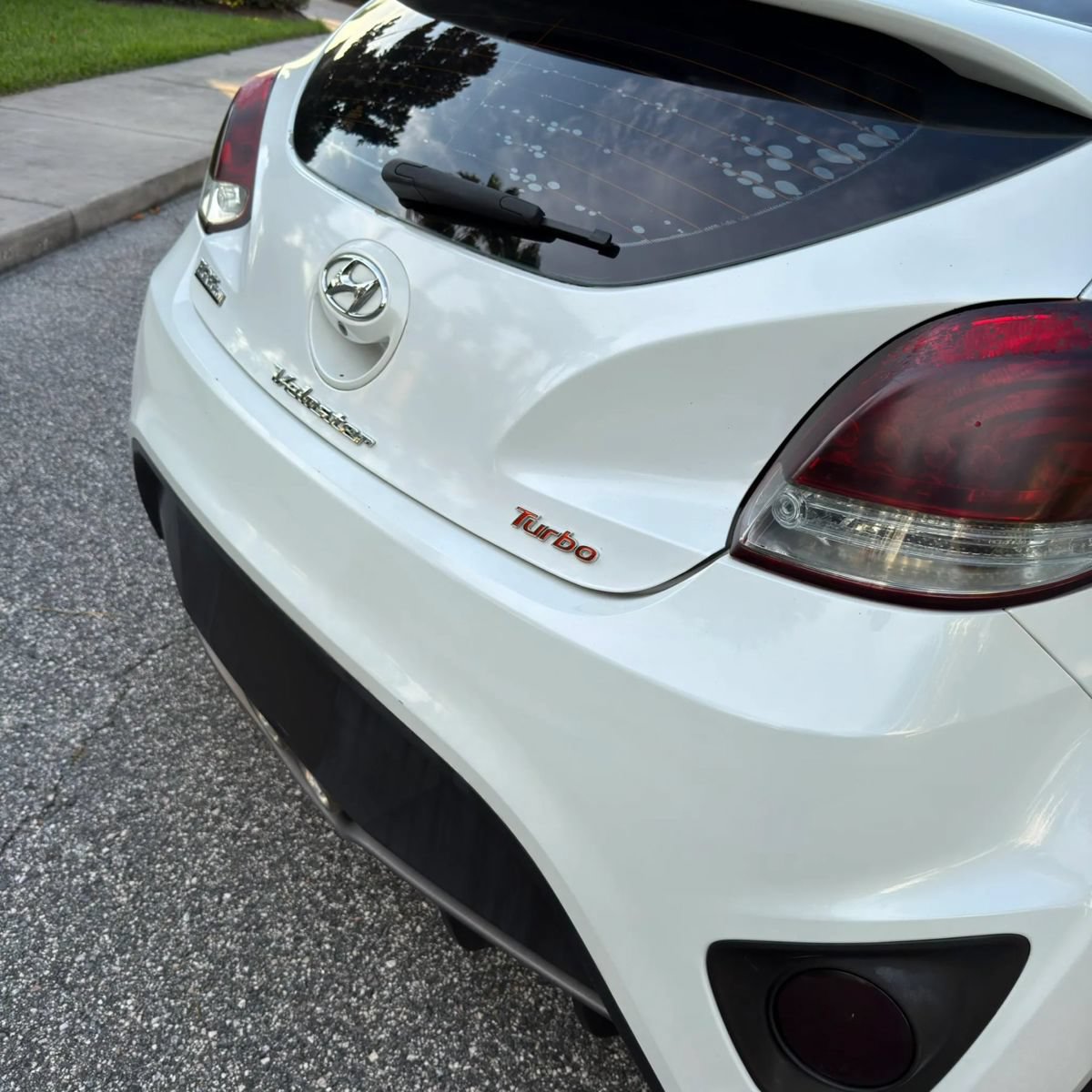 Used 2016 Hyundai Veloster Turbo FWD image 24