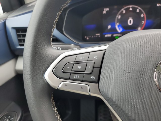 Certified 2023 Volkswagen Taos SE FWD image 32