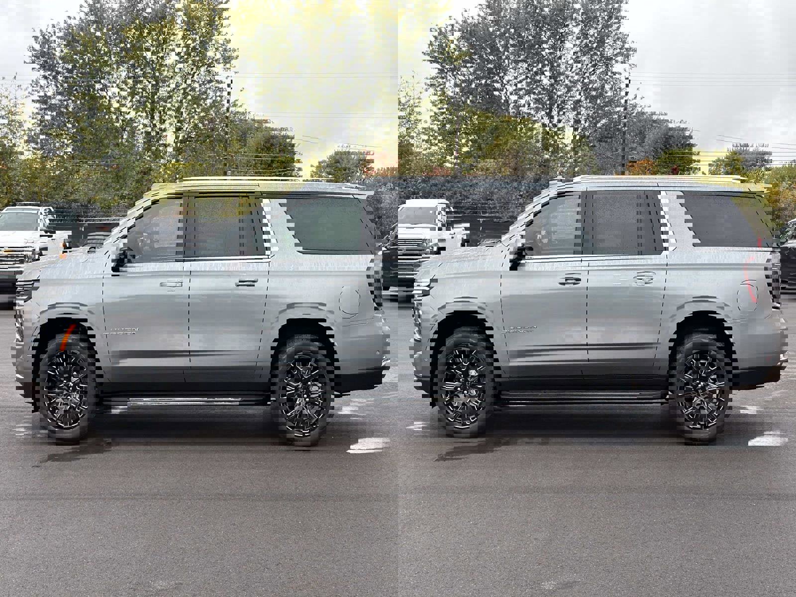 New 2026 Chevrolet Suburban LT w/ Comfort Package image 11