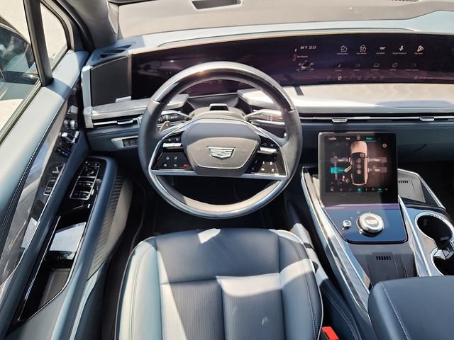 Certified 2025 Cadillac Escalade IQ Luxury 2 w/ LPO, Premium Carpet Package AWD/4WD image 11