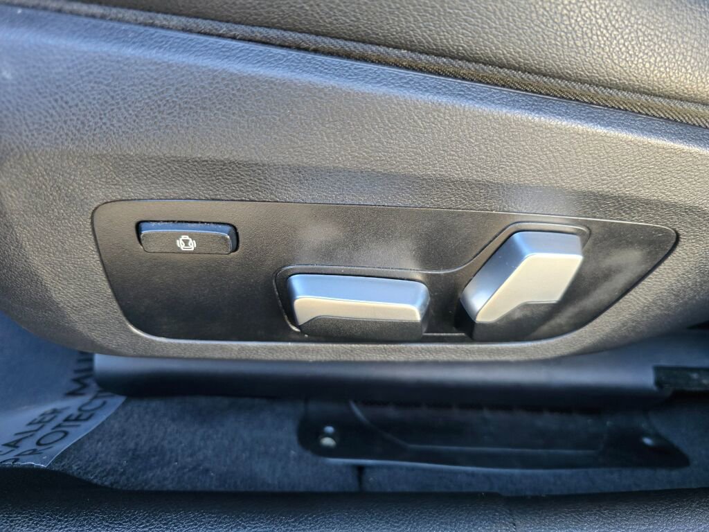 Used 2019 BMW 330i Sedan image 17