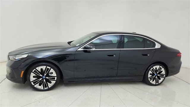 Used 2024 BMW i5 eDrive40i w/ Premium Package image 3