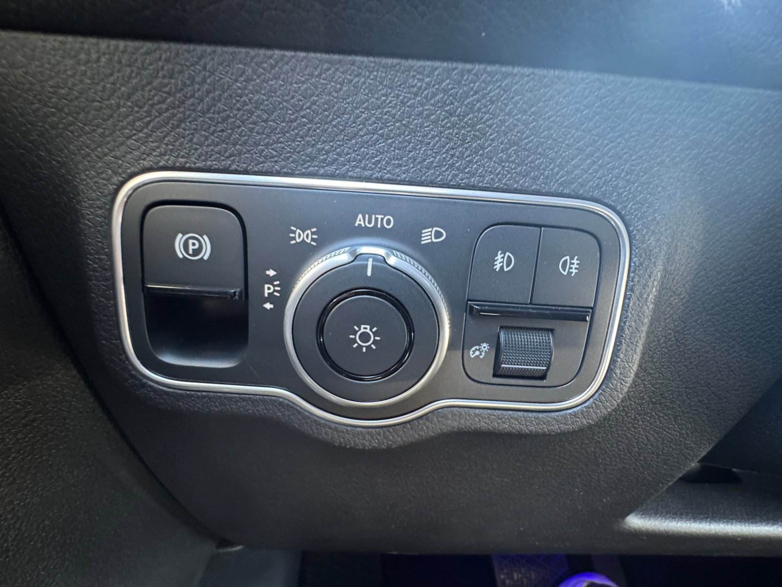 New 2026 Mercedes-Benz GLB 250 4MATIC image 16