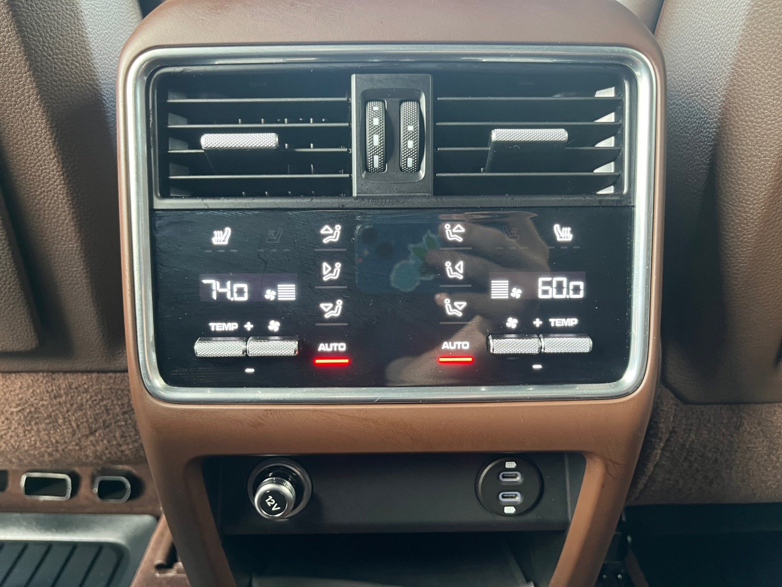 Used 2022 Porsche Cayenne E-Hybrid AWD/4WD image 25