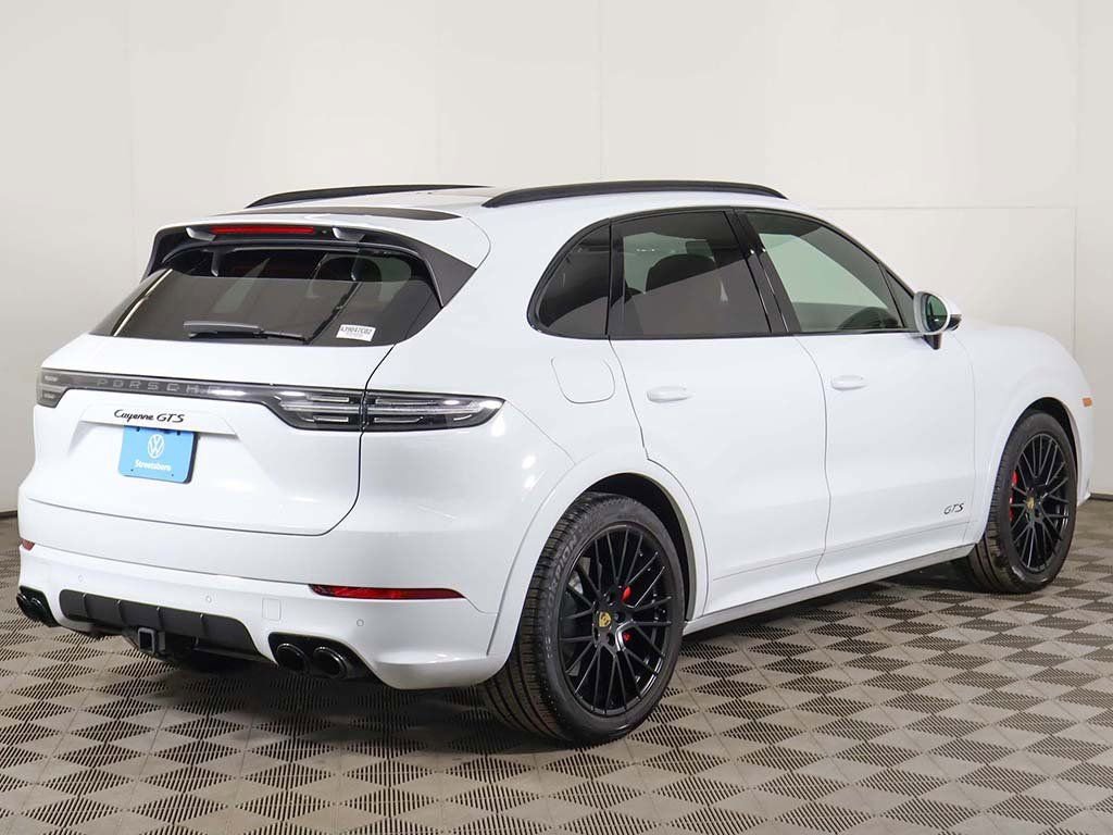Used 2022 Porsche Cayenne GTS image 12