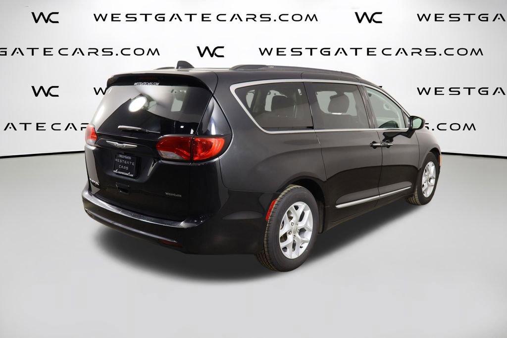 Used 2017 Chrysler Pacifica Touring-L w/ Tire & Wheel Group image 48