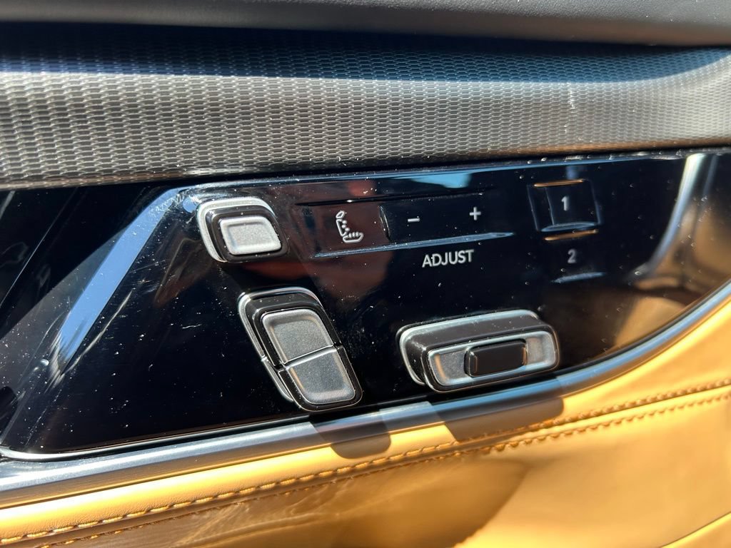 Used 2024 Jeep Grand Wagoneer Series III w/ Rear Seat Video Group 1 AWD/4WD image 64