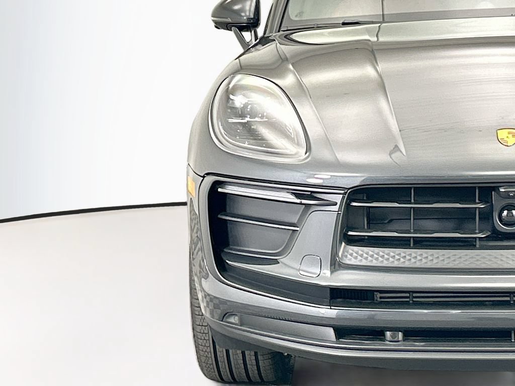 Used 2026 Porsche Macan AWD/4WD image 12