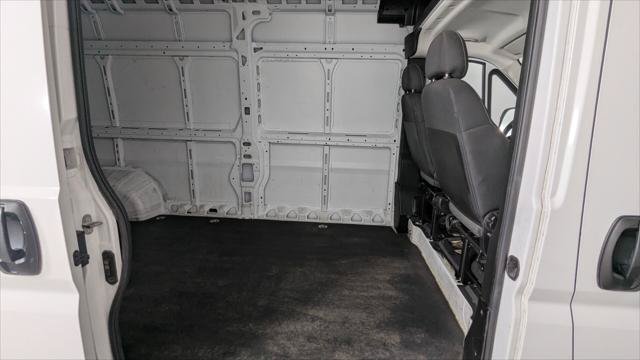 Used 2025 RAM ProMaster 2500 w/ Convenience Group FWD image 13