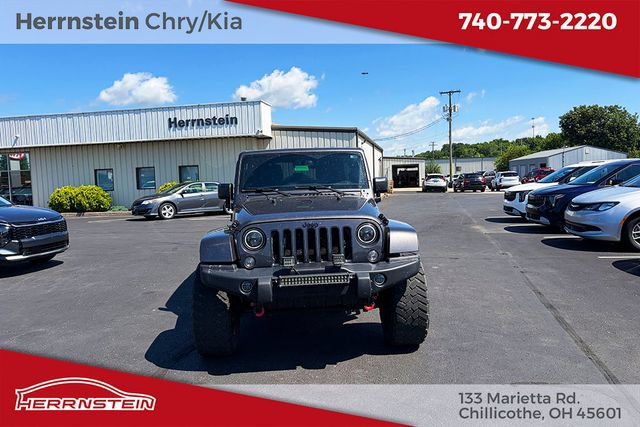 Used 2016 Jeep Wrangler Unlimited Sahara AWD/4WD image 3