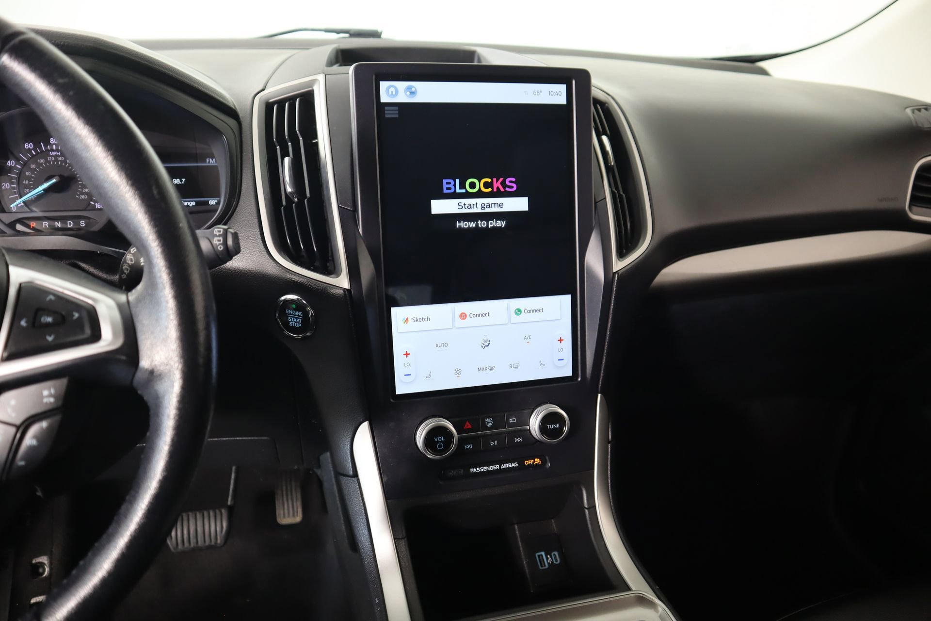 Used 2023 Ford Edge SEL image 5