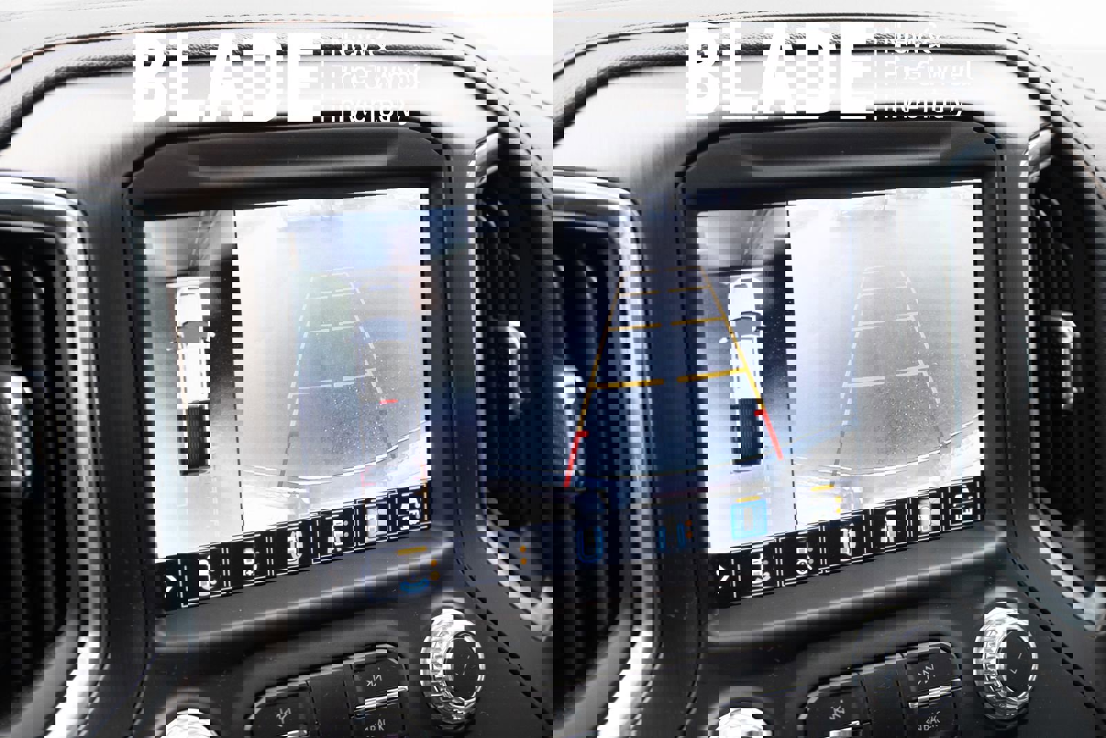 Used 2020 GMC Sierra 3500 AT4 w/ AT4 Premium Package image 4