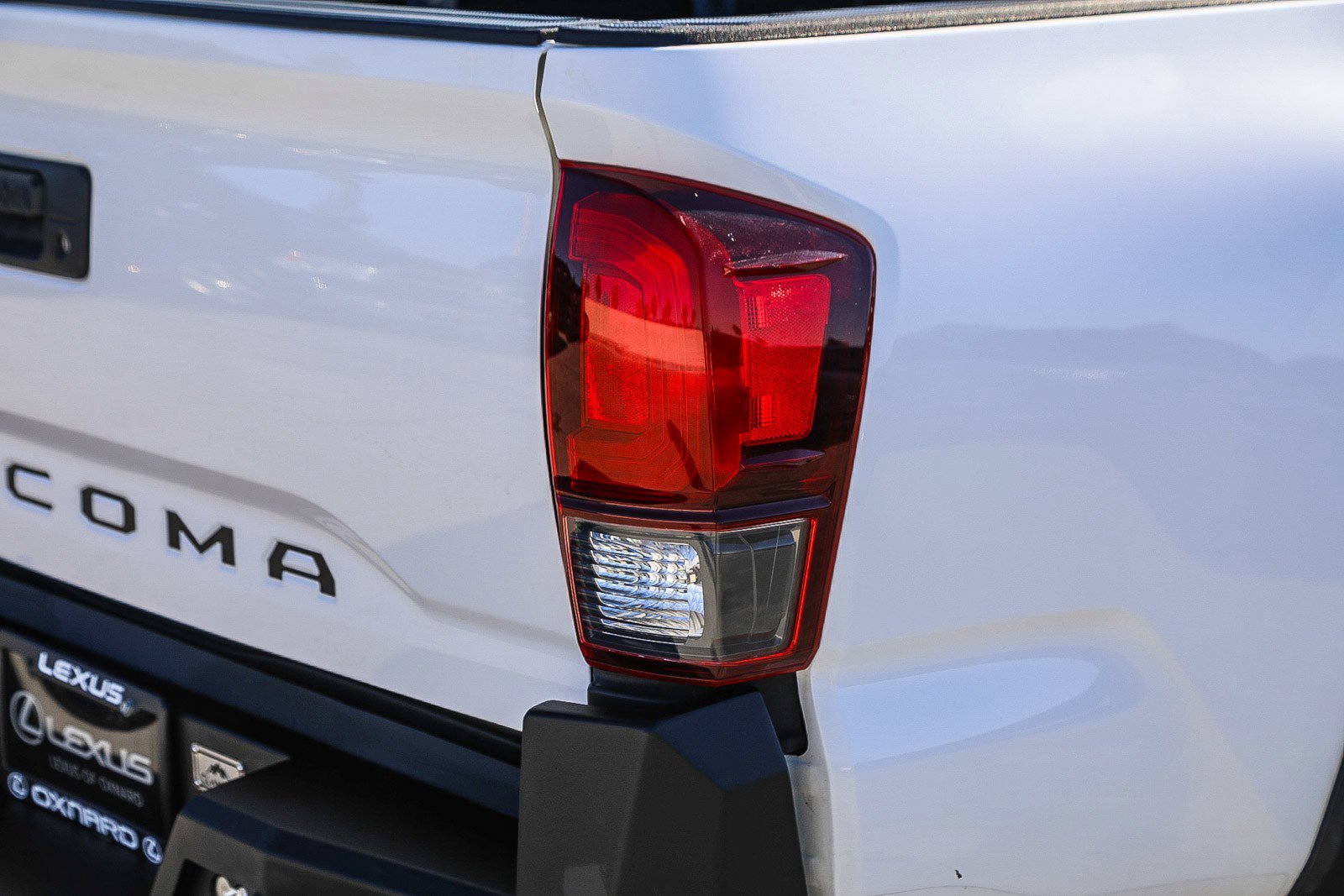 Used 2018 Toyota Tacoma TRD Off-Road image 9