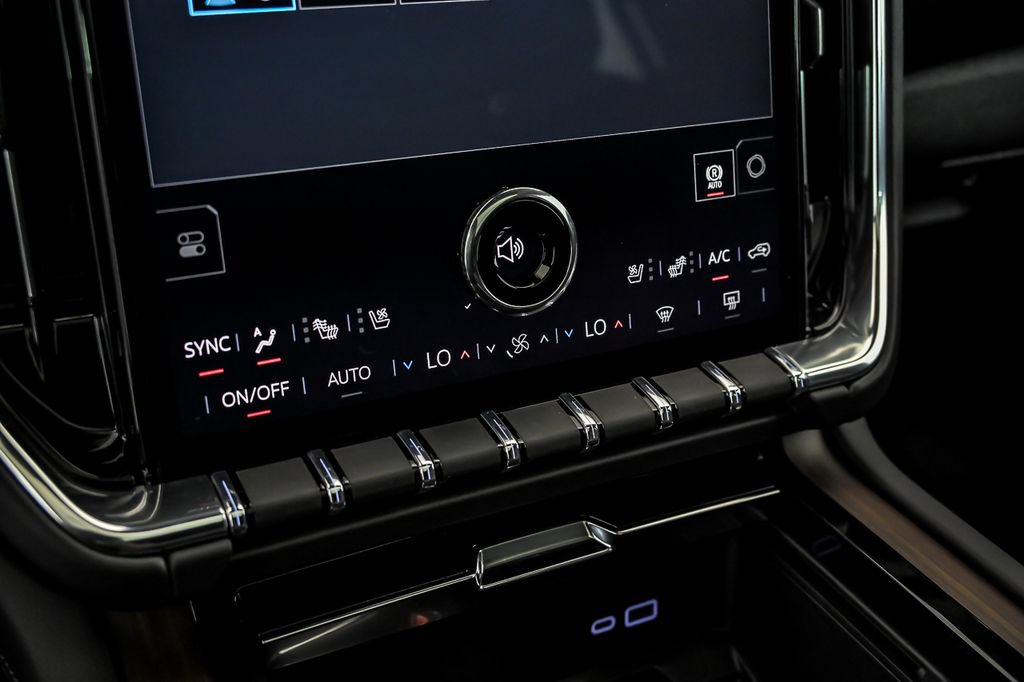 New 2026 GMC Yukon Denali w/ Denali Reserve Package AWD/4WD image 19