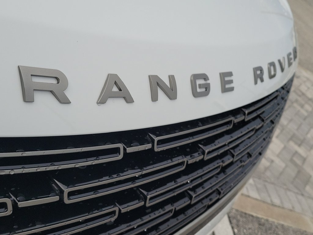 New 2027 Land Rover Range Rover Long Wheelbase SE AWD/4WD image 9