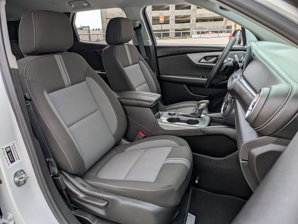 Used 2025 Chevrolet Blazer LT AWD/4WD image 27