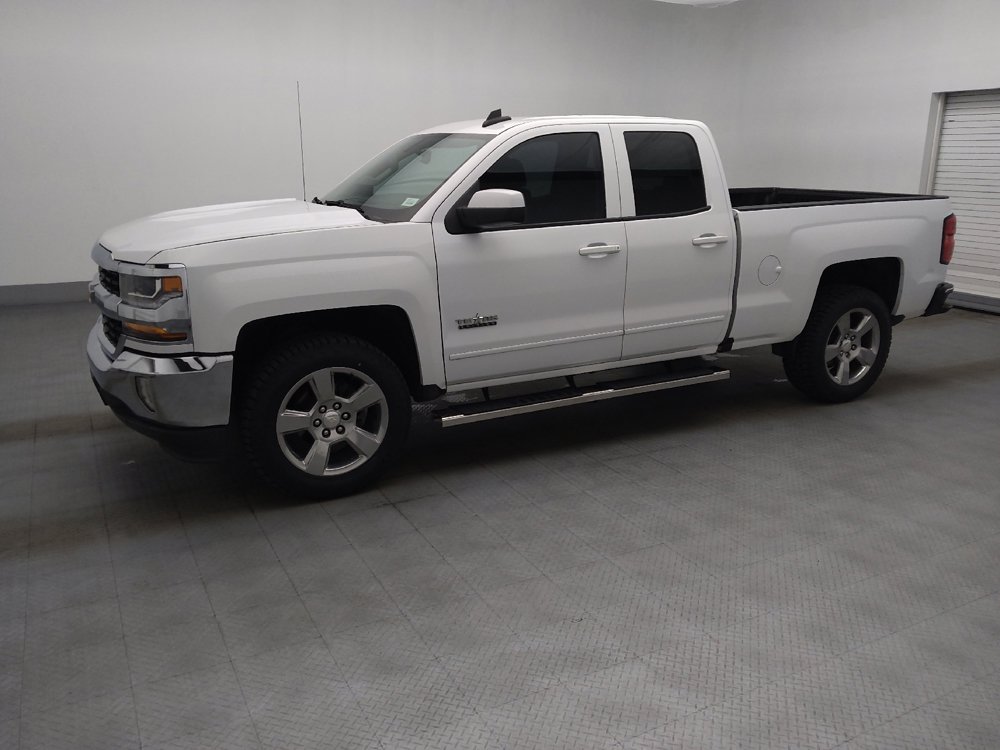 Used 2018 Chevrolet Silverado 1500 LT w/ Texas Edition RWD image 2