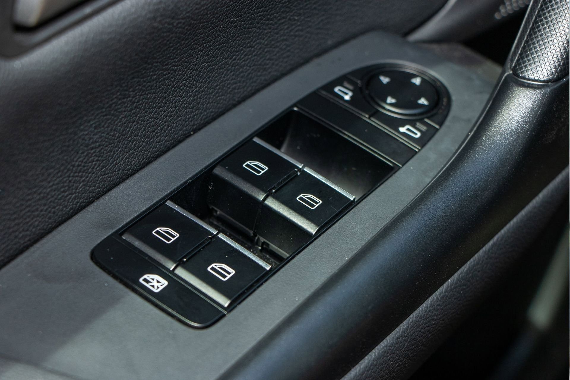 New 2025 MAZDA CX-50 AWD 2.5 S w/ Cargo Package image 27