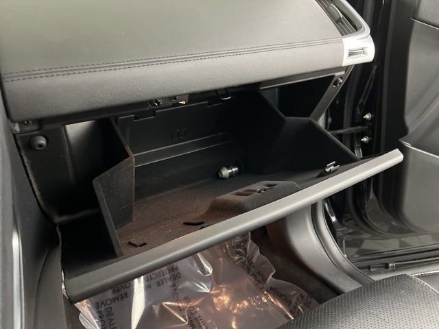 Used 2020 Jaguar E-PACE SE image 37