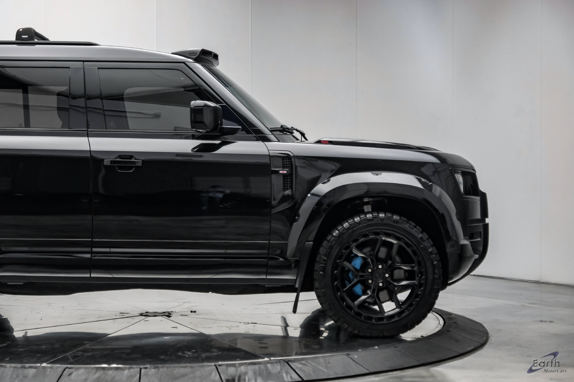 Used 2022 Land Rover Defender 110 V8 AWD/4WD image 22