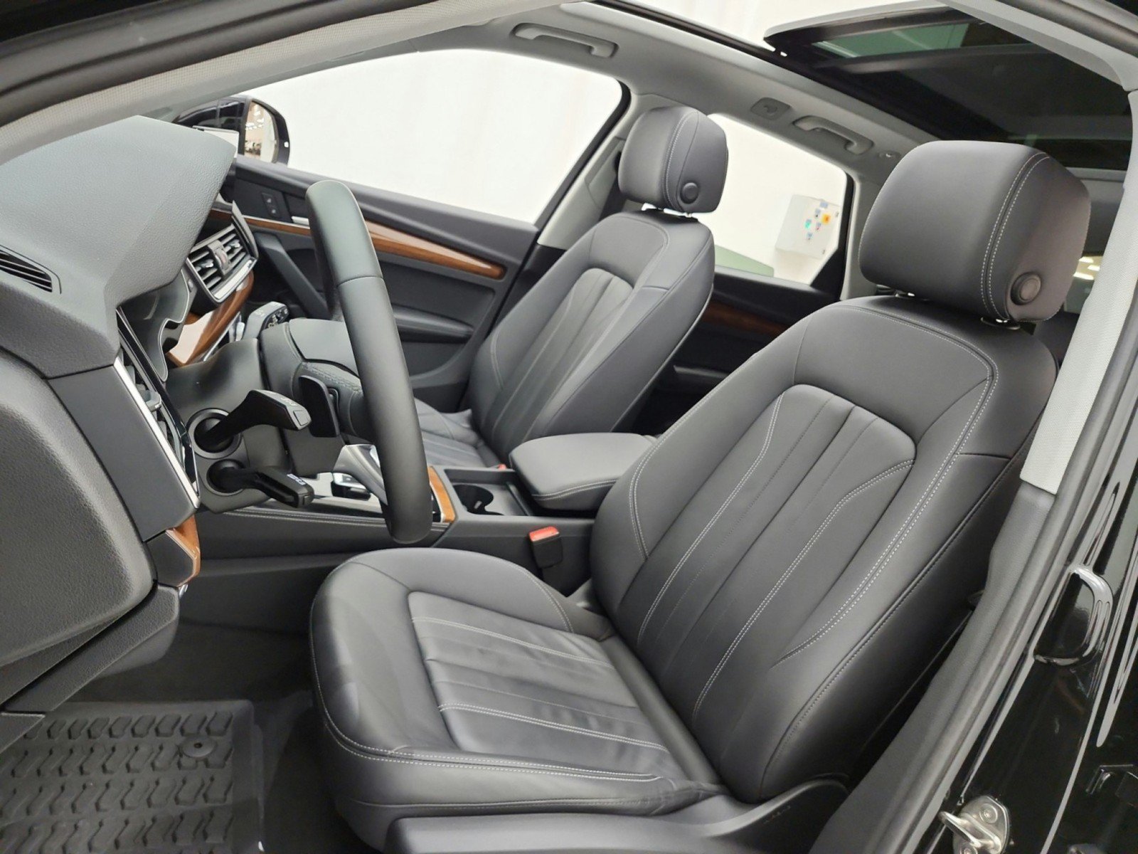 Used 2023 Audi Q5 2.0T Premium Plus AWD/4WD image 10