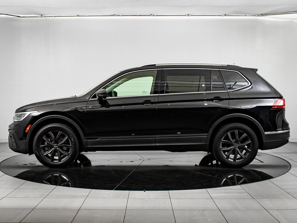 Used 2022 Volkswagen Tiguan SE w/ Panoramic Sunroof Package image 12