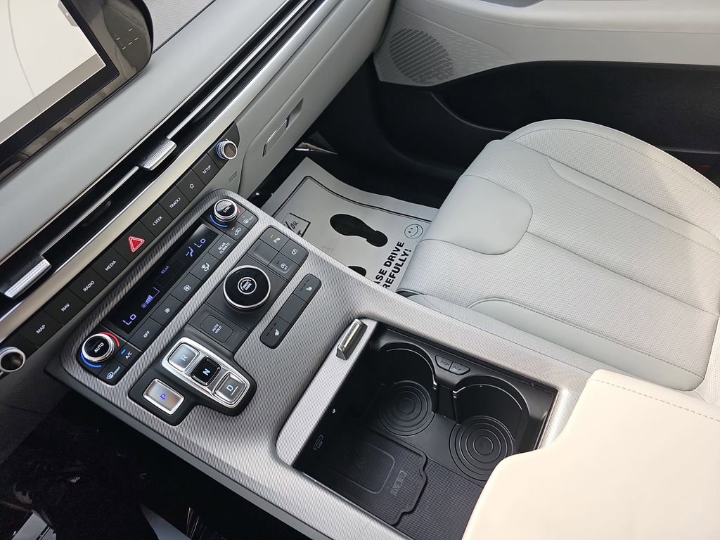Used 2025 Hyundai Palisade SEL FWD image 31