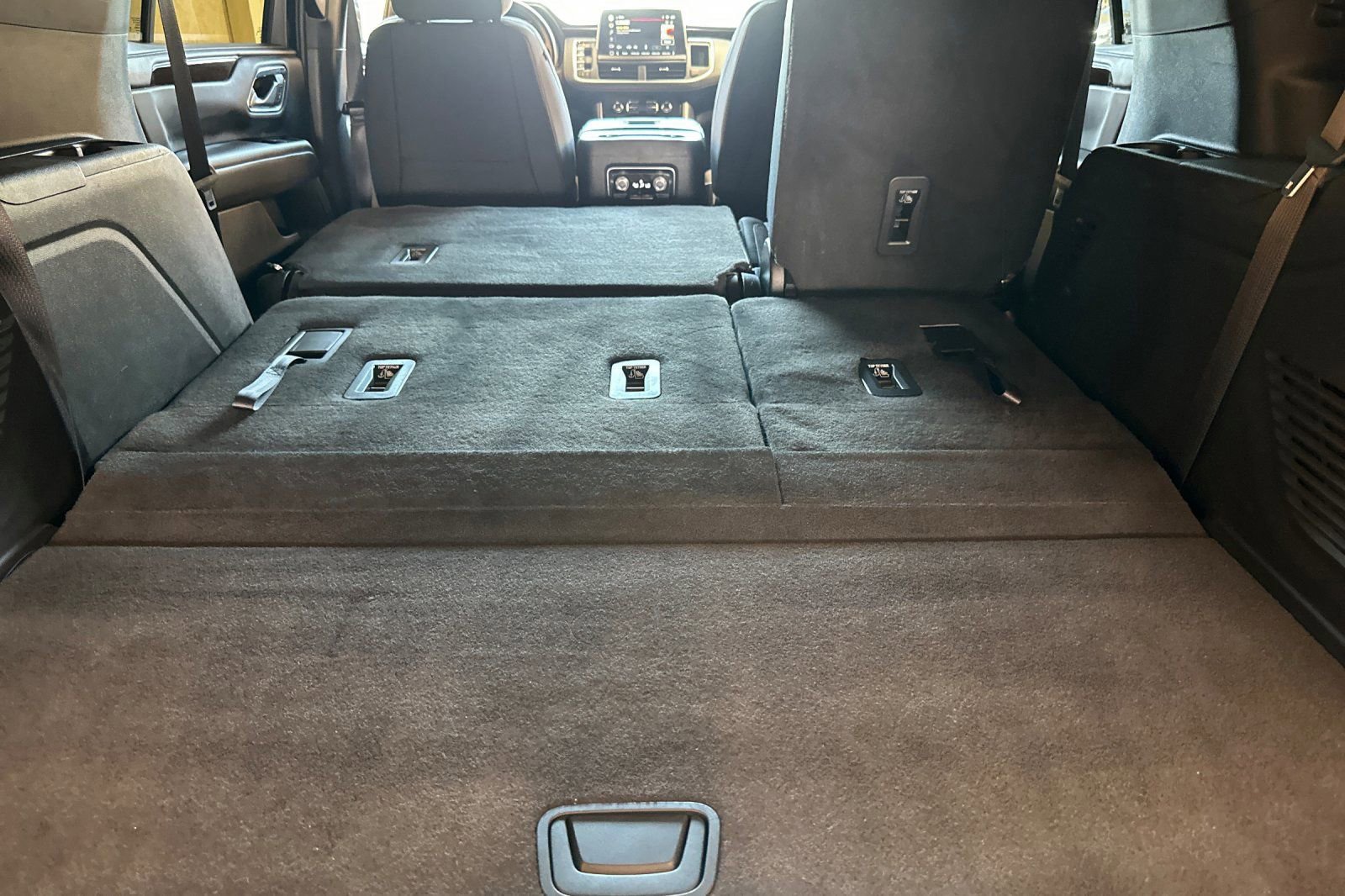 Used 2022 GMC Yukon SLE w/ Gmc Pro Safety Plus Package RWD image 17
