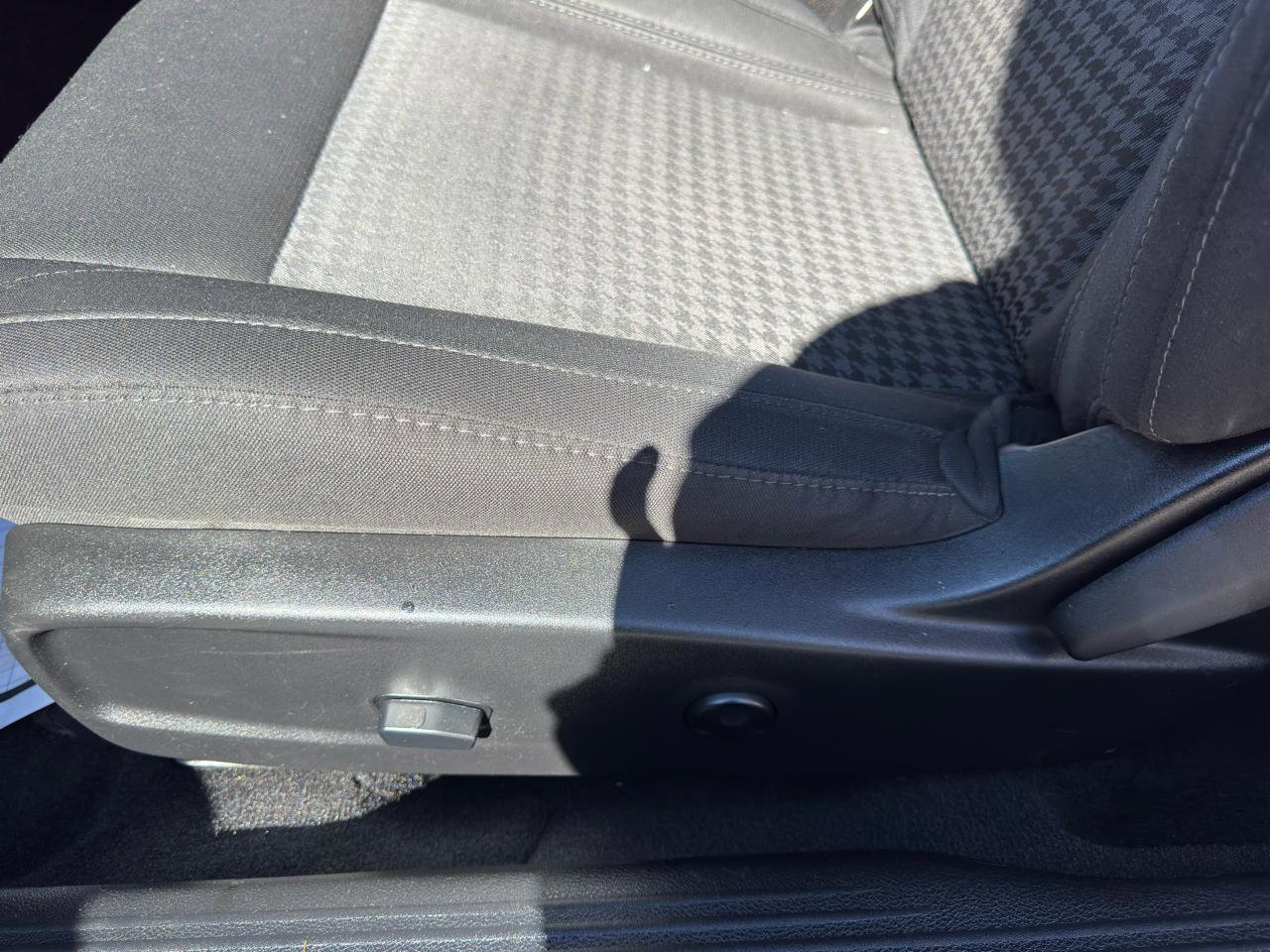 Used 2018 Dodge Challenger R/T image 21