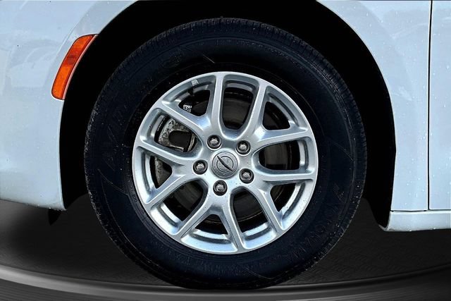 Used 2022 Chrysler Voyager LX FWD image 33