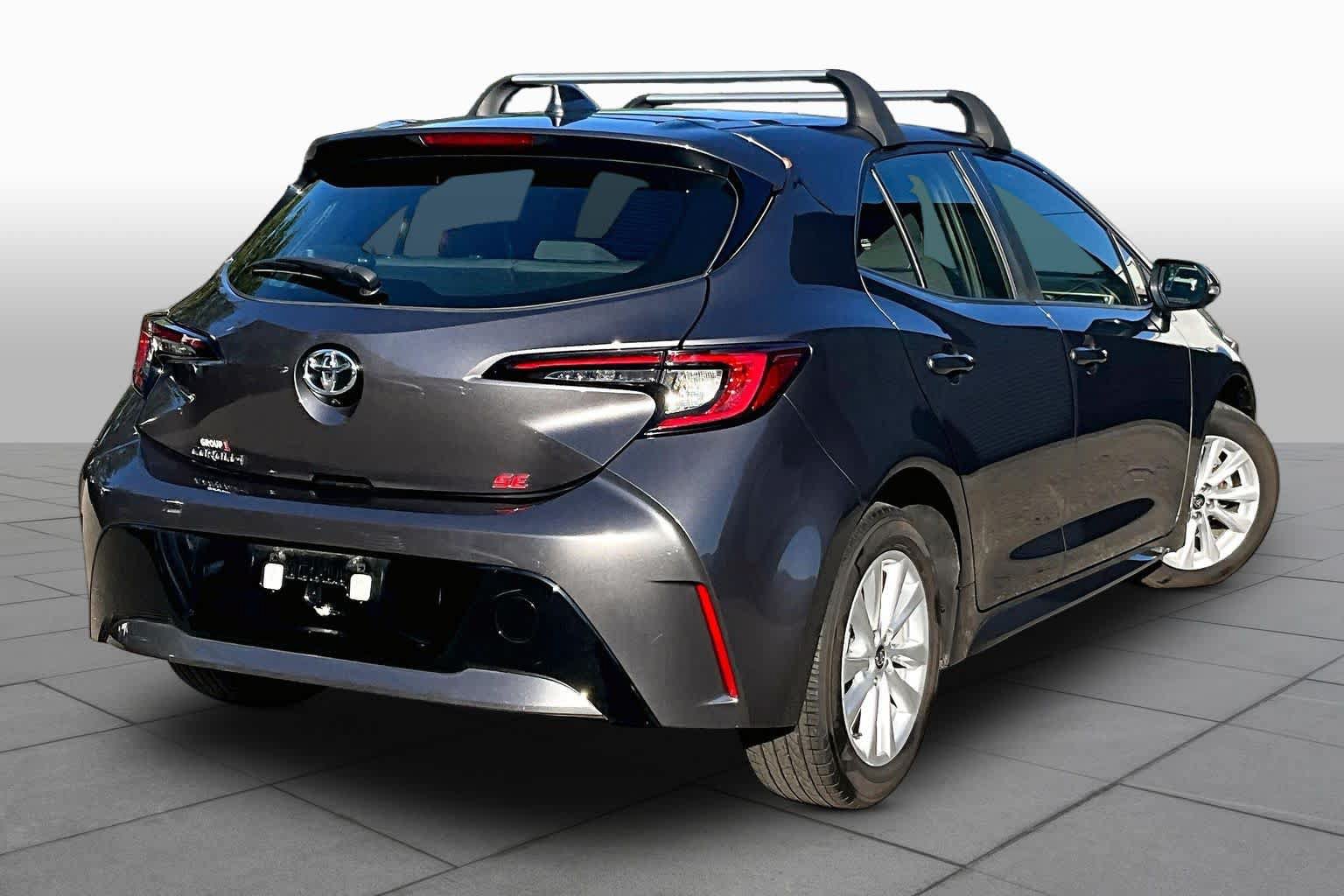 Used 2025 Toyota Corolla SE w/ SE Package FWD image 13