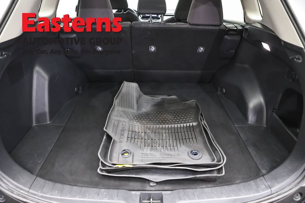 Used 2024 Toyota RAV4 XLE AWD/4WD image 9