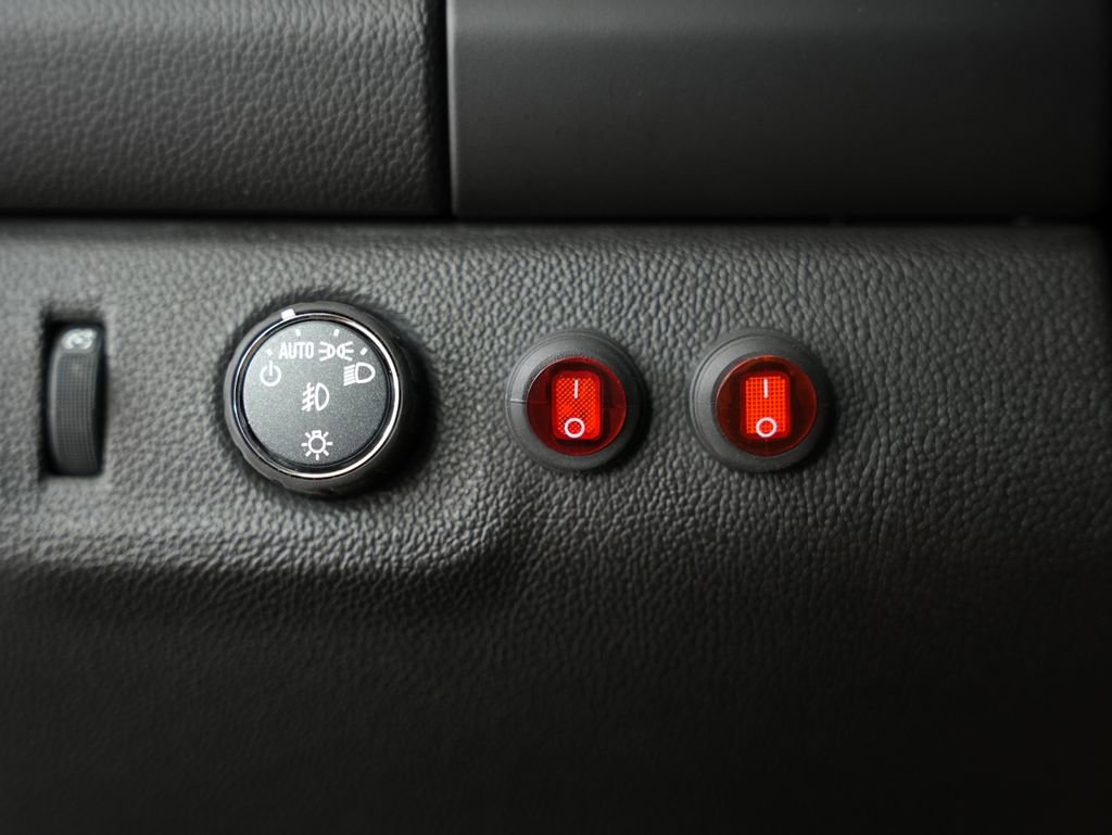 Used 2016 Chevrolet Colorado LT w/ LT Convenience Package RWD image 42