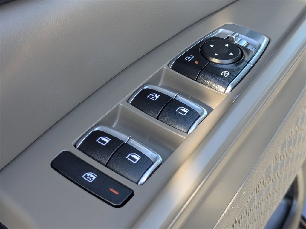 Used 2025 Kia Carnival image 15