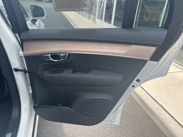 Certified 2025 Volvo XC90 B6 Plus AWD/4WD image 12