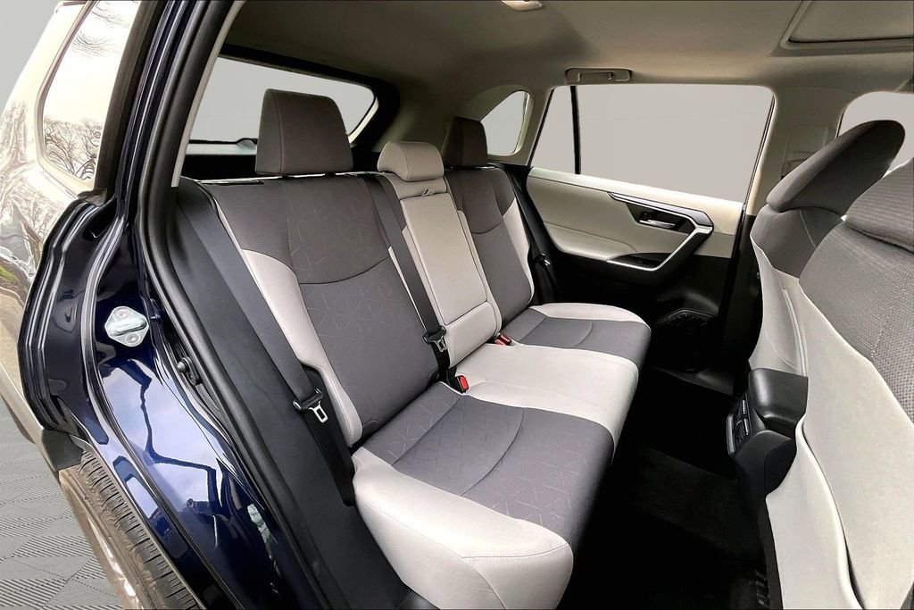 Used 2025 Toyota RAV4 XLE w/ Convenience Package image 19