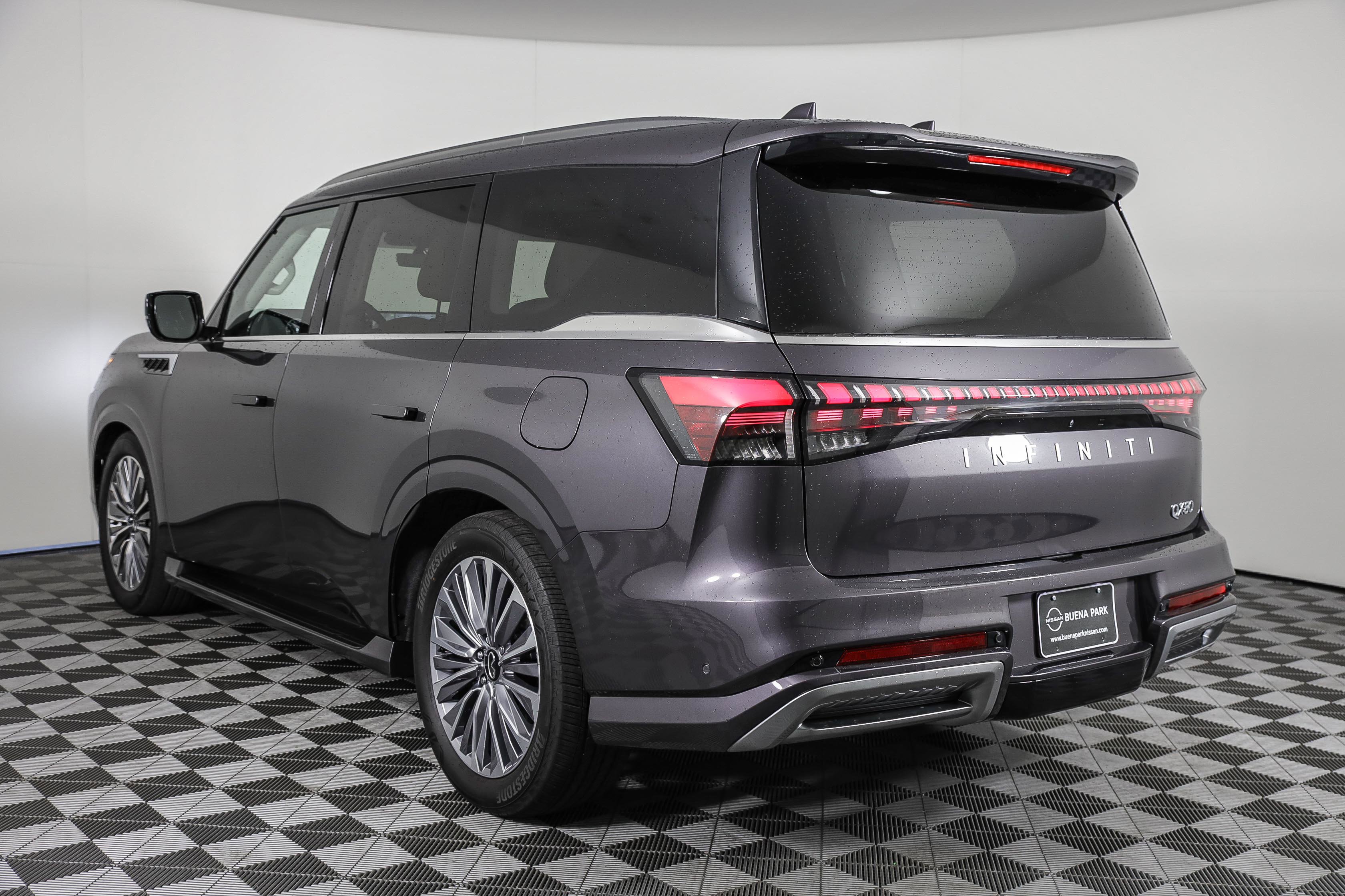 Used 2025 INFINITI QX80 Luxe image 13