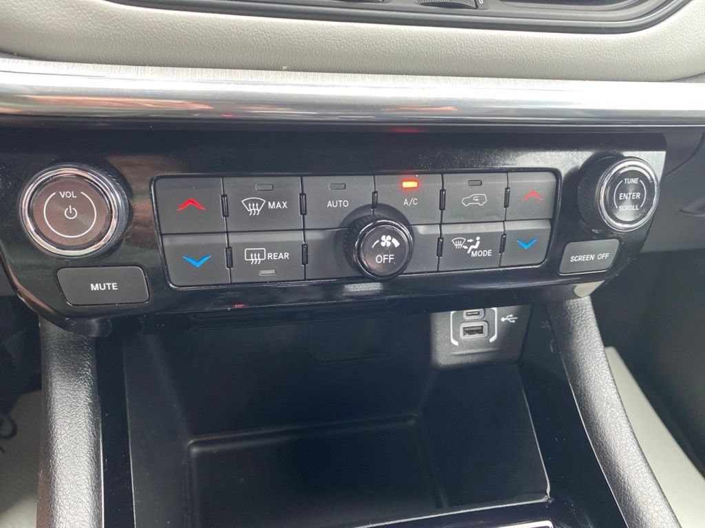 Certified 2023 Jeep Compass Limited AWD/4WD image 35