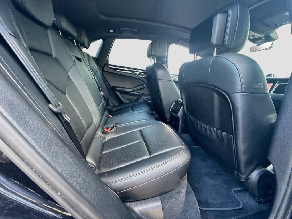 Used 2021 Porsche Macan S AWD/4WD image 31