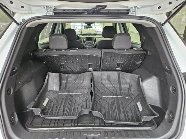 Used 2022 Chevrolet Equinox LS w/ LPO, Floor Liner Package FWD image 10
