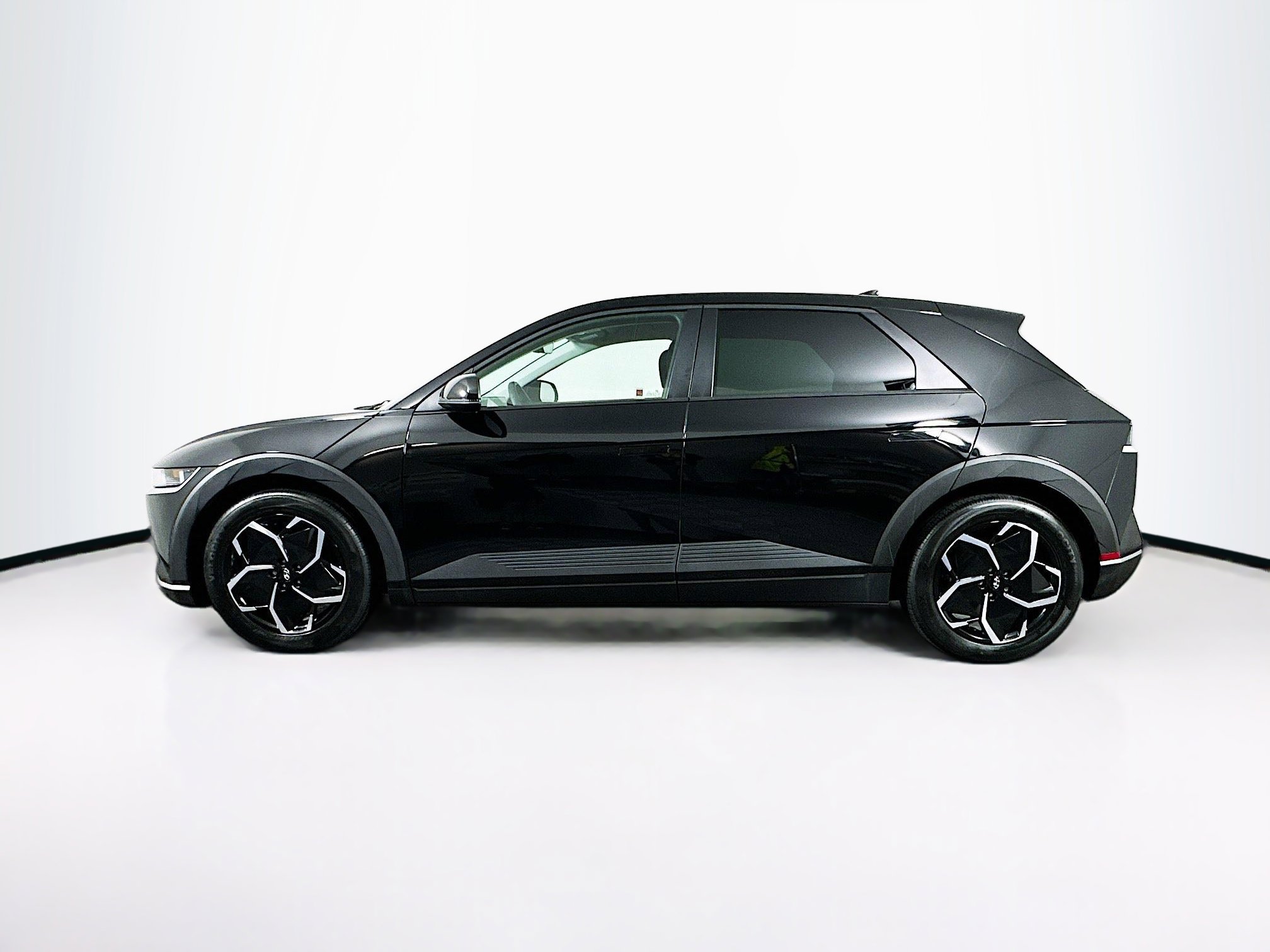 Used 2024 Hyundai Ioniq 5 SEL image 4